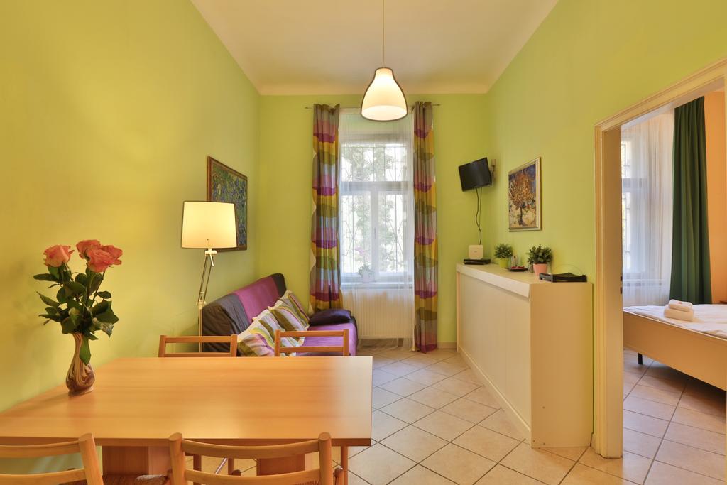 Apartment Na Kozacce 6 Prag Rum bild