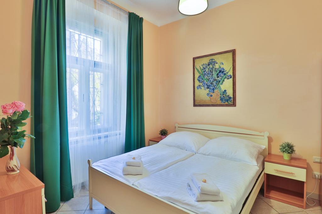 Apartment Na Kozacce 6 Prag Rum bild
