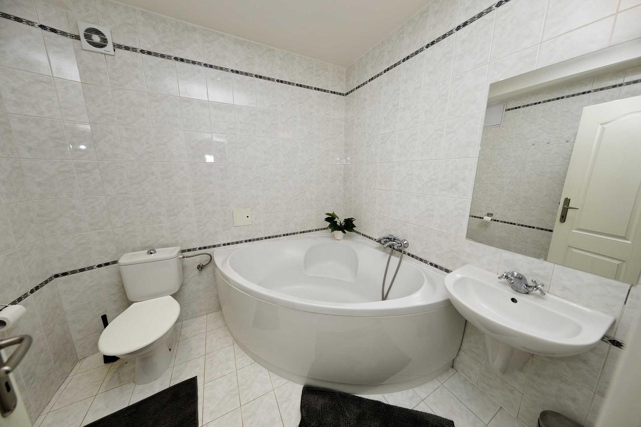 Apartment Na Kozacce 6 Prag Exteriör bild