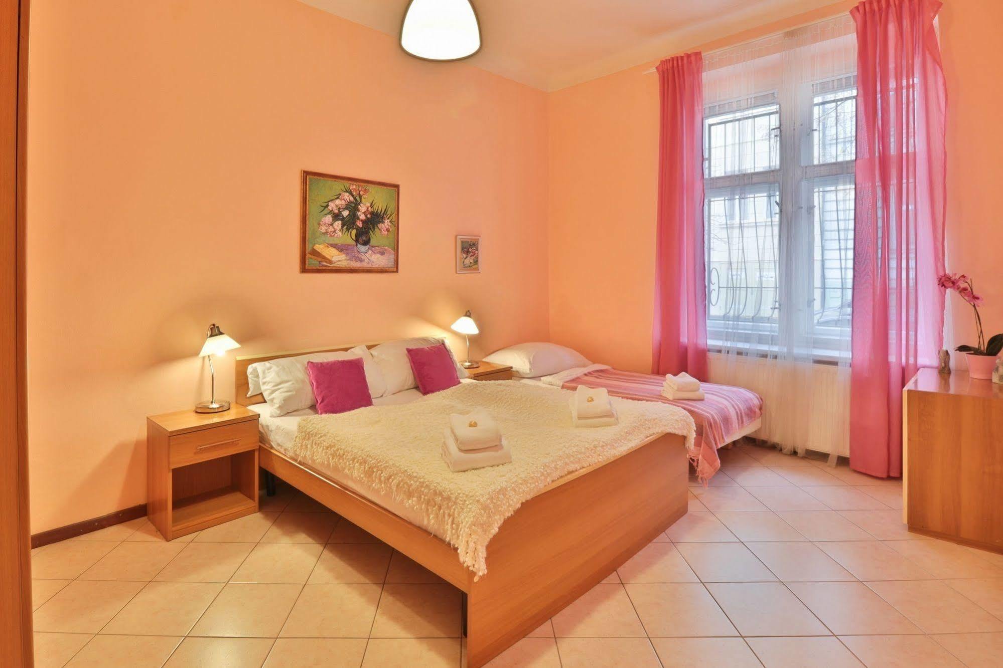 Apartment Na Kozacce 6 Prag Exteriör bild