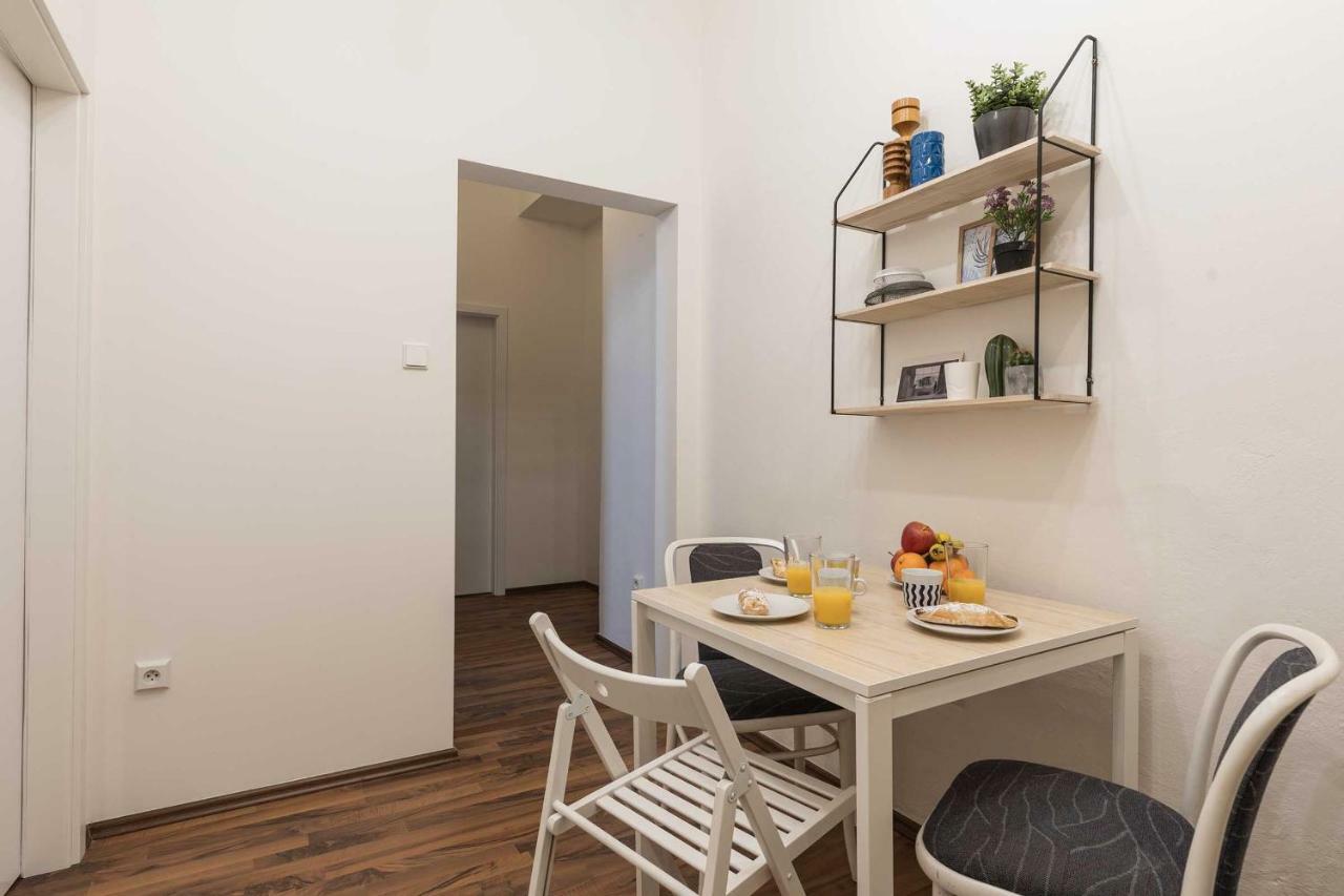 Apartment Na Kozacce 6 Prag Exteriör bild